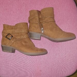 Girls Stylish Tan Ankle Boots